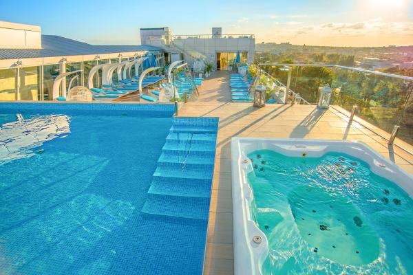 HOTEL&SPA NEMO with dolphins (Charkiw)